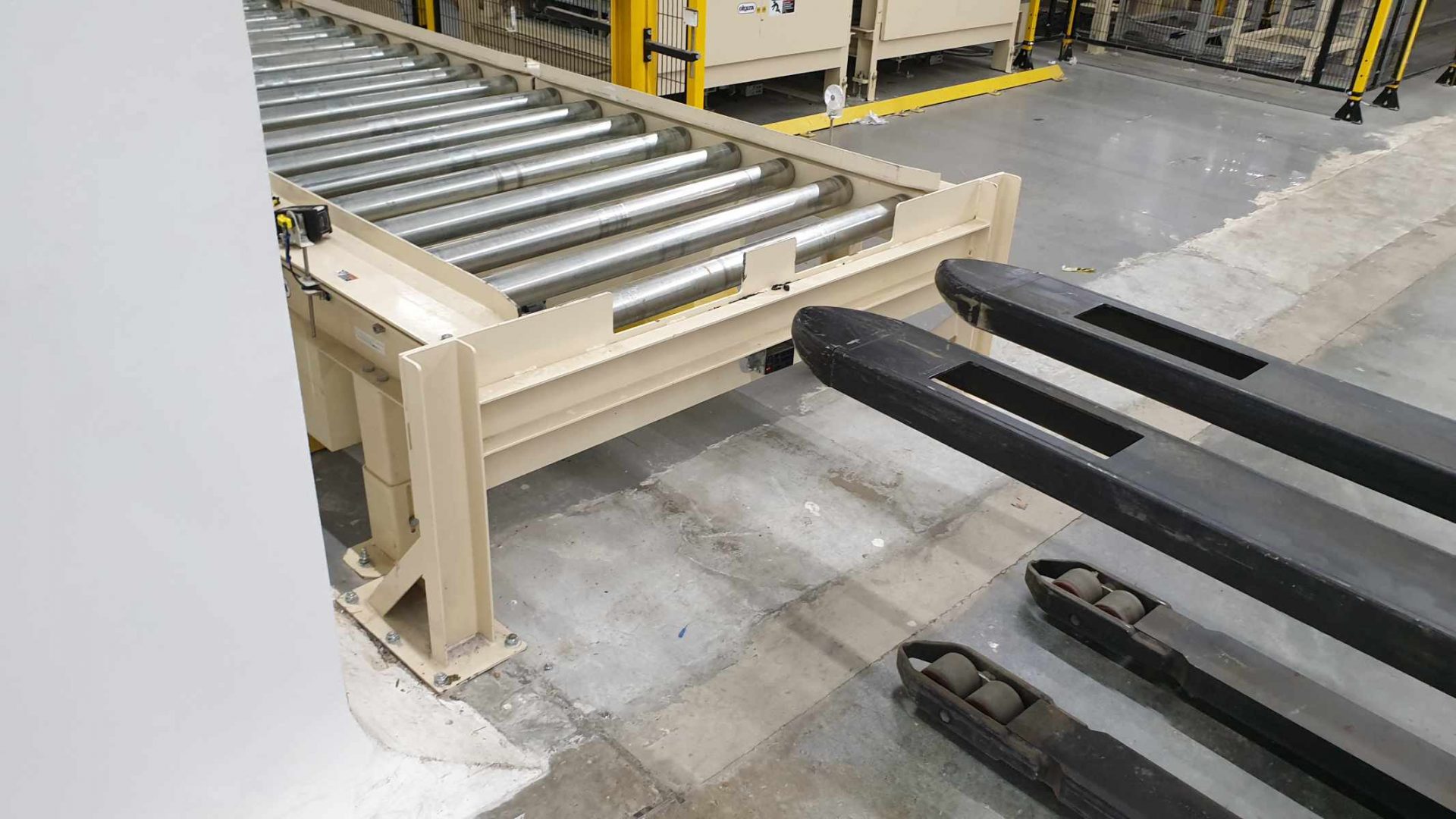 Pallet Conveyors - R. Dan and Co., Inc.